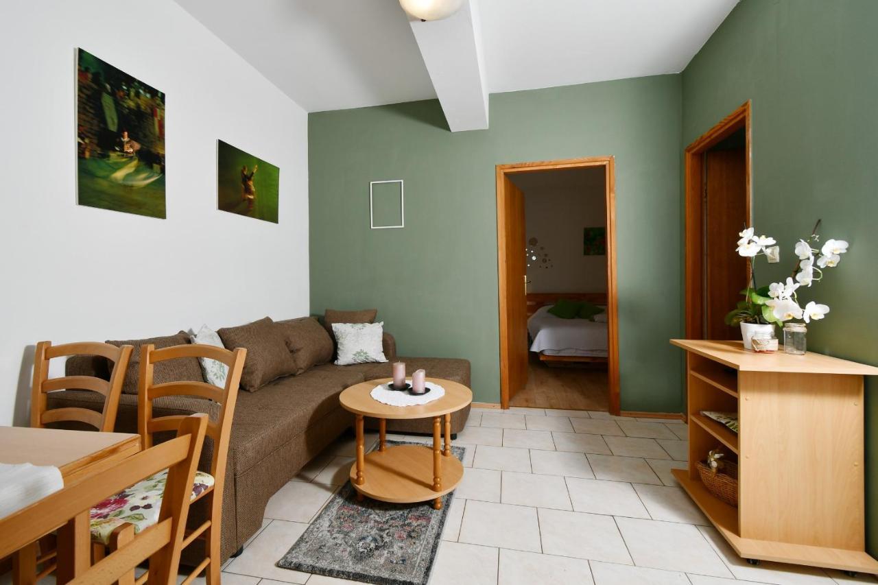 Apartments Novotny Banjol Exterior photo